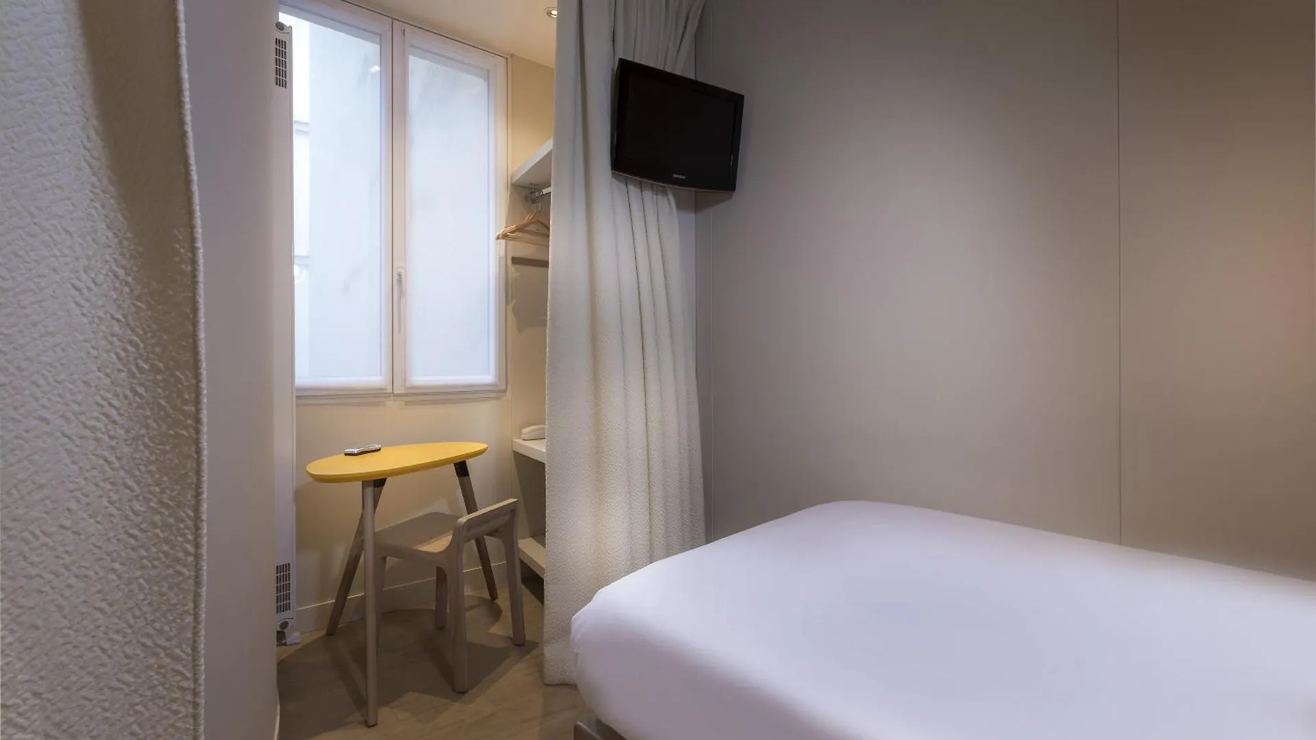 Hotel Andrea Paris 3*,